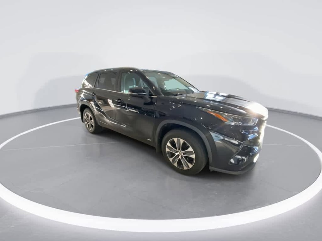Used 2023 Toyota Highlander Hybrid XLE SUV
