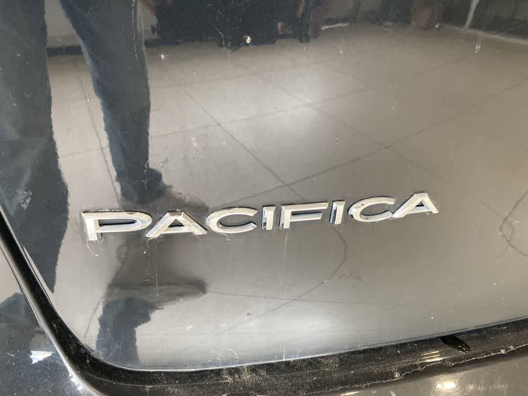 Thumbnail: 2023 Chrysler Pacifica - 10
