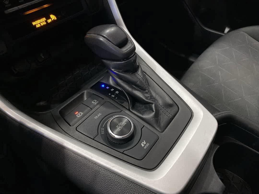 Thumbnail: 2020 Toyota RAV4 - 19