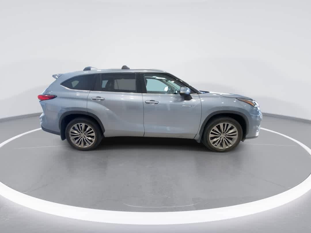 Thumbnail: 2021 Toyota Highlander - 9