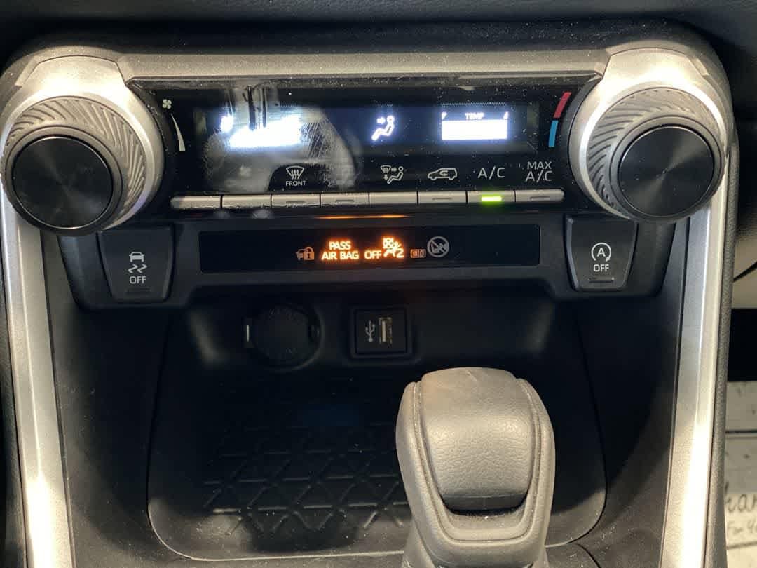 Thumbnail: 2024 Toyota RAV4 - 21