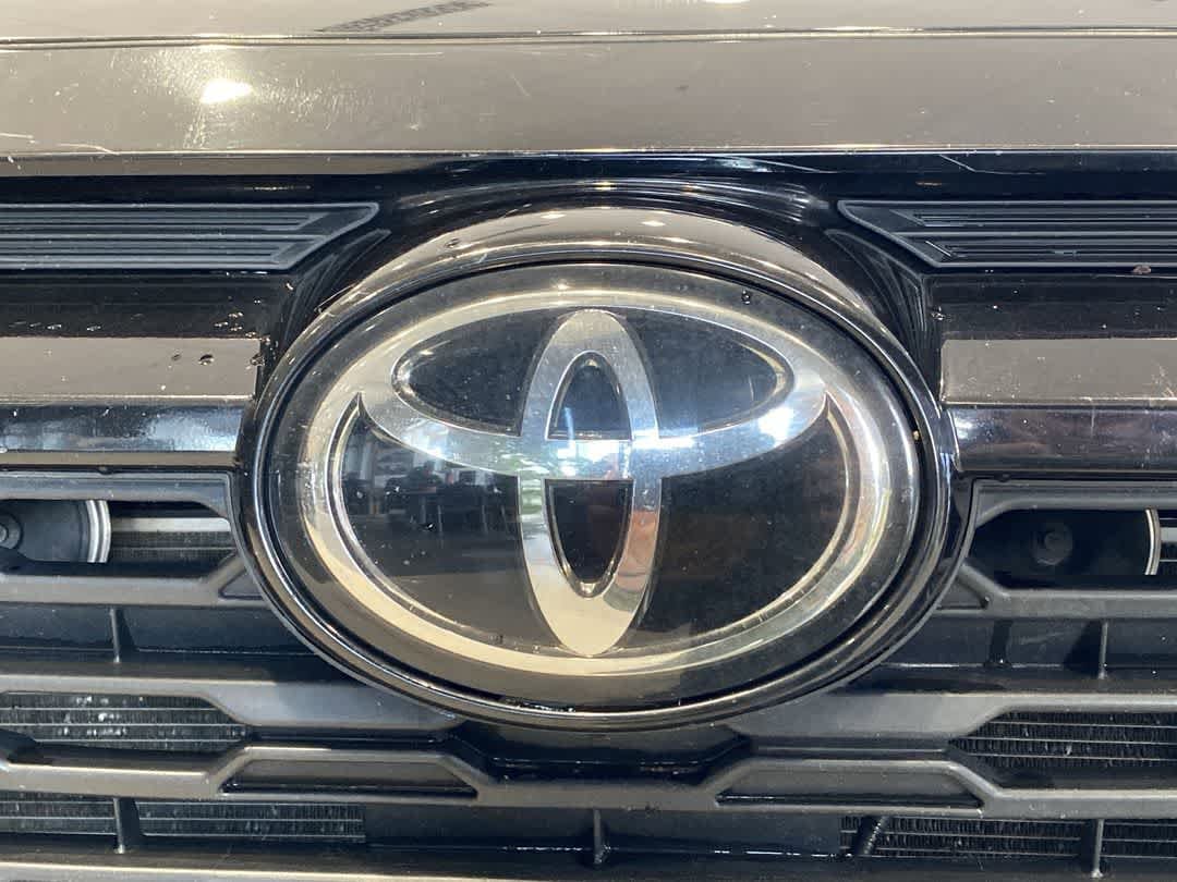 Thumbnail: 2021 Toyota RAV4 - 10