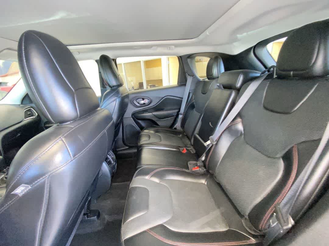 Thumbnail: 2020 Jeep Cherokee - 25