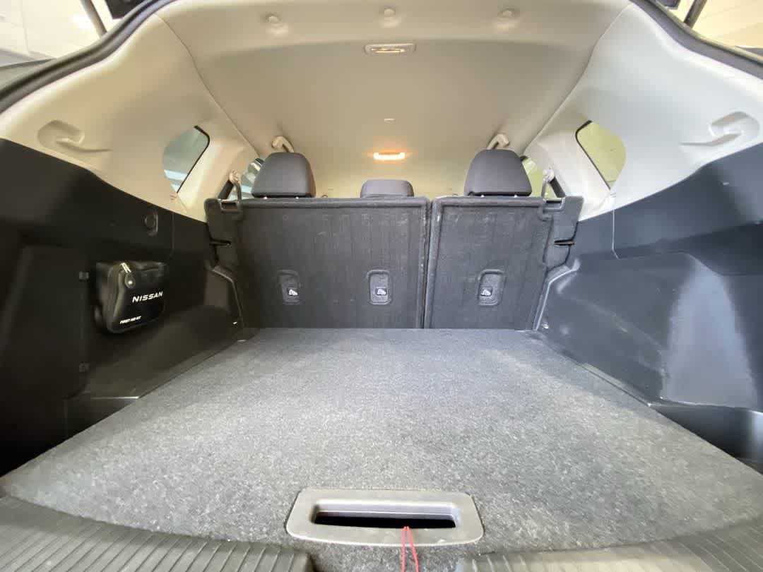 Thumbnail: 2022 Nissan Rogue - 25