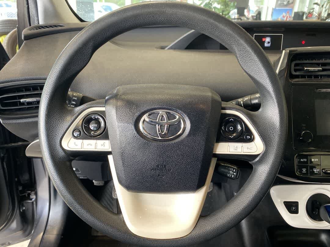 Thumbnail: 2018 Toyota Prius - 17