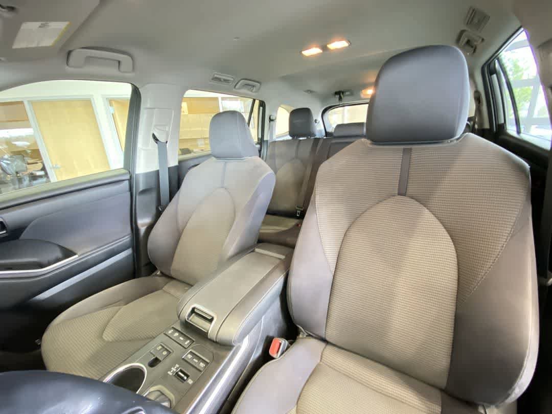 Thumbnail: 2021 Toyota Highlander - 14