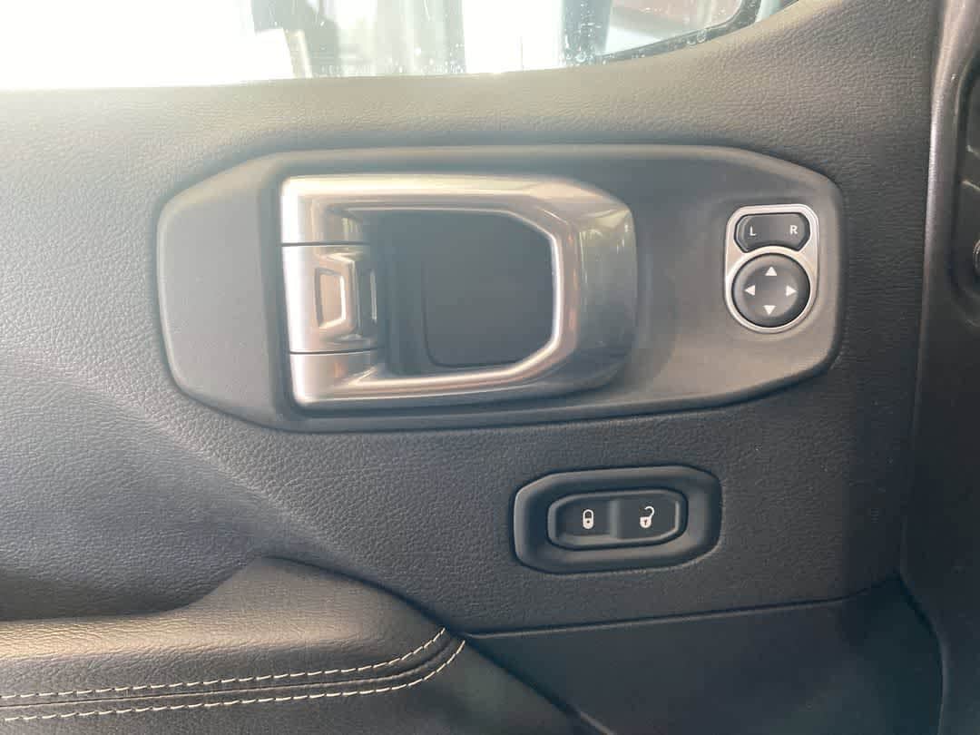 Thumbnail: 2021 Jeep Wrangler - 15