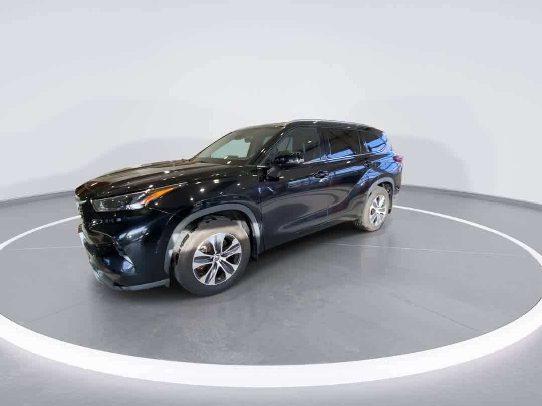 Thumbnail: 2022 Toyota Highlander - 4