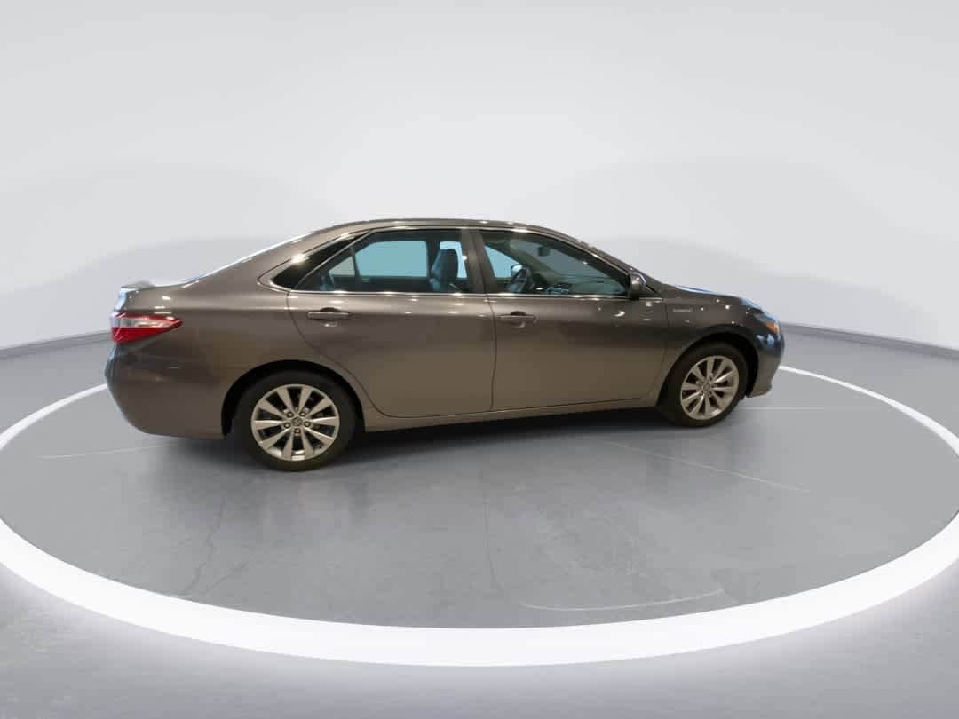 Thumbnail: 2017 Toyota Camry - 9