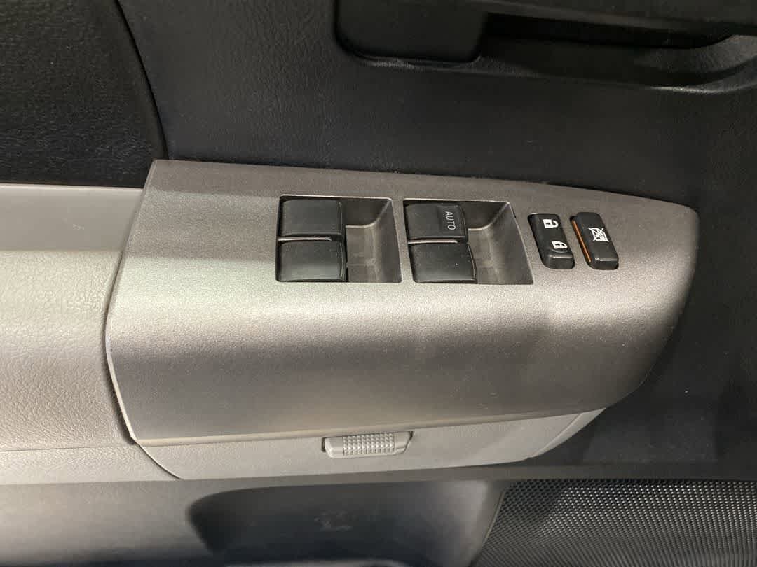 Thumbnail: 2010 Toyota Tundra - 13