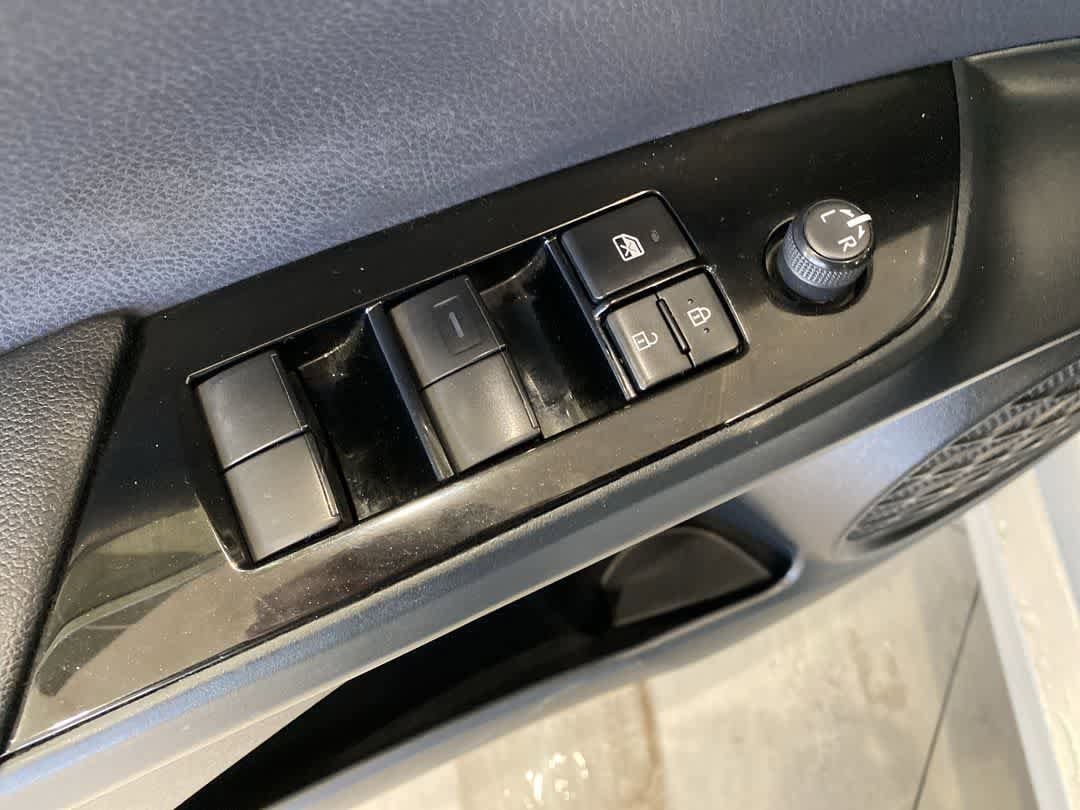 Thumbnail: 2021 Toyota Prius - 13