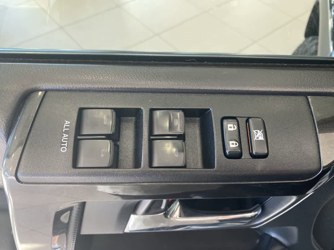 Thumbnail: 2019 Toyota 4Runner - 15
