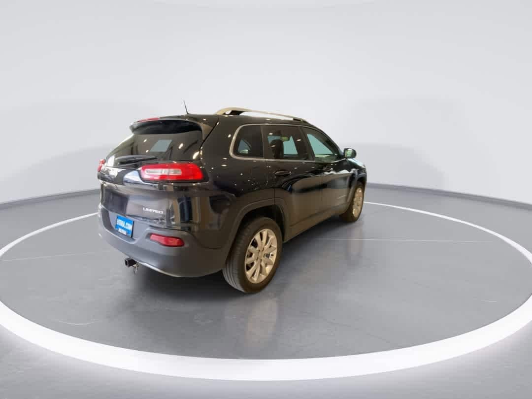 Thumbnail: 2016 Jeep Cherokee - 8
