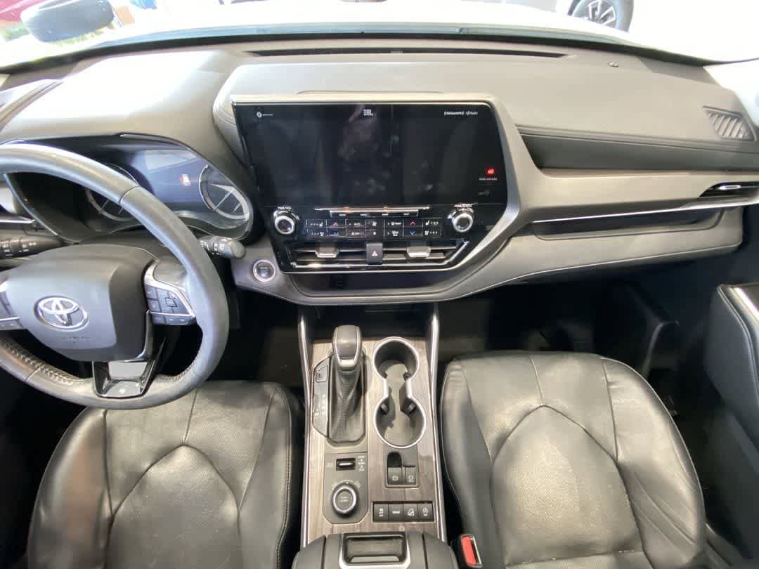 Thumbnail: 2021 Toyota Highlander - 24
