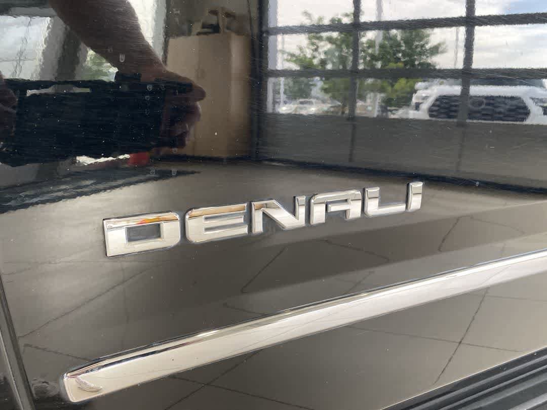 2016 GMC Yukon Denali 10