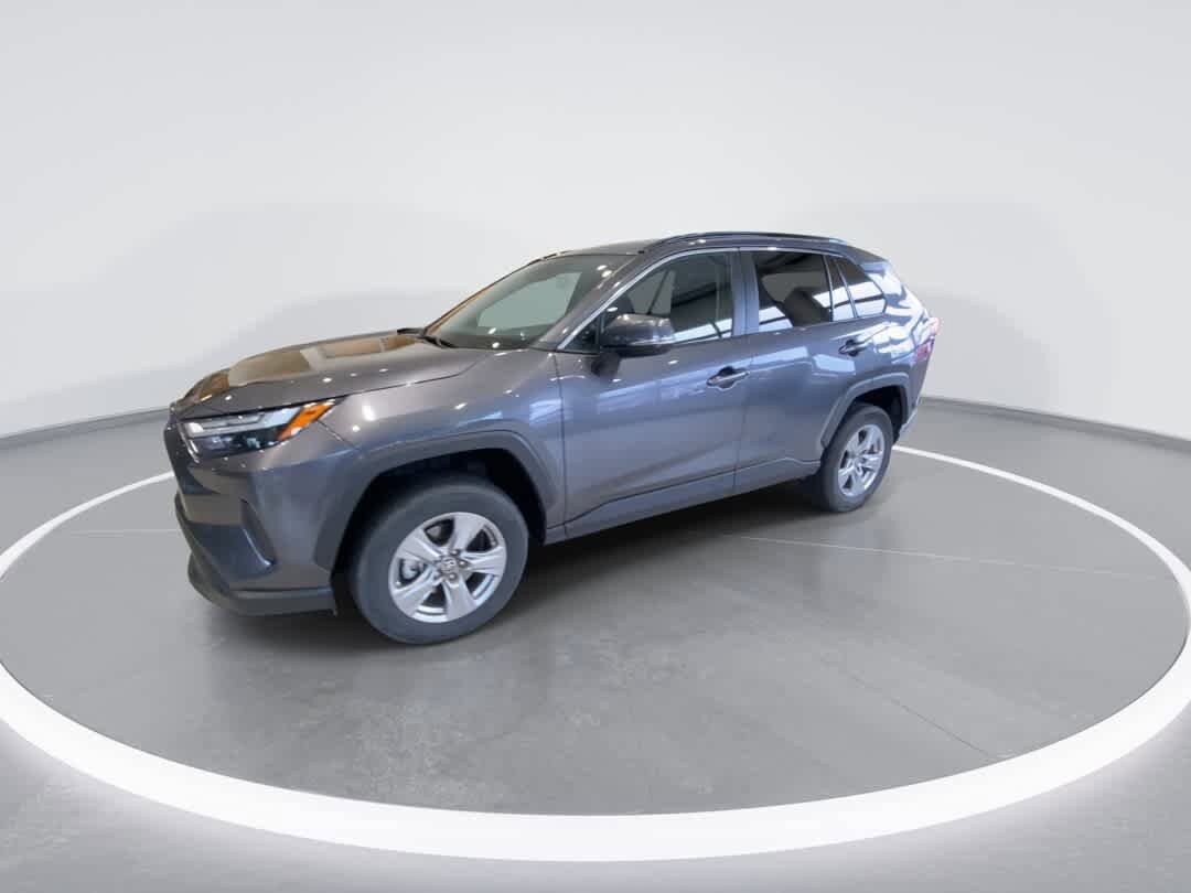 2024 Toyota RAV4 XLE photo 4