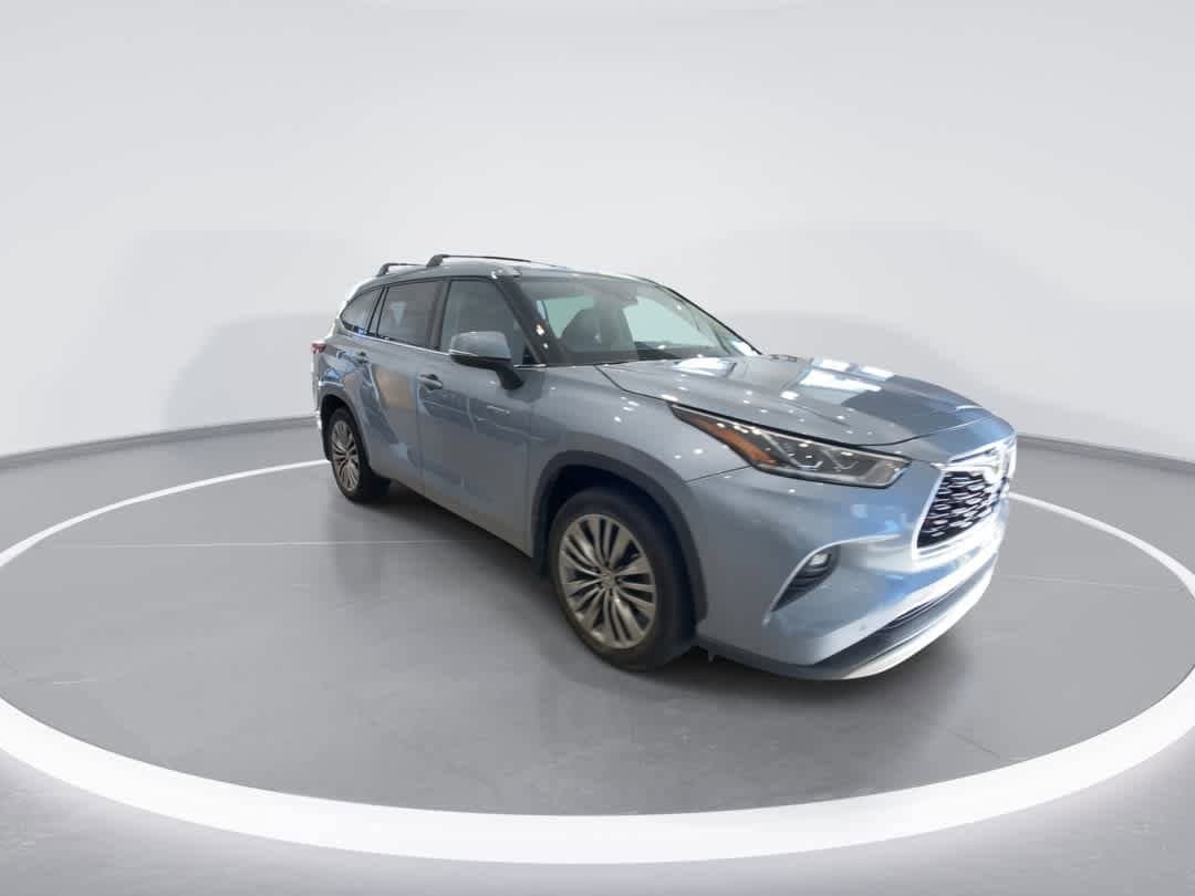 Thumbnail: 2021 Toyota Highlander - 2