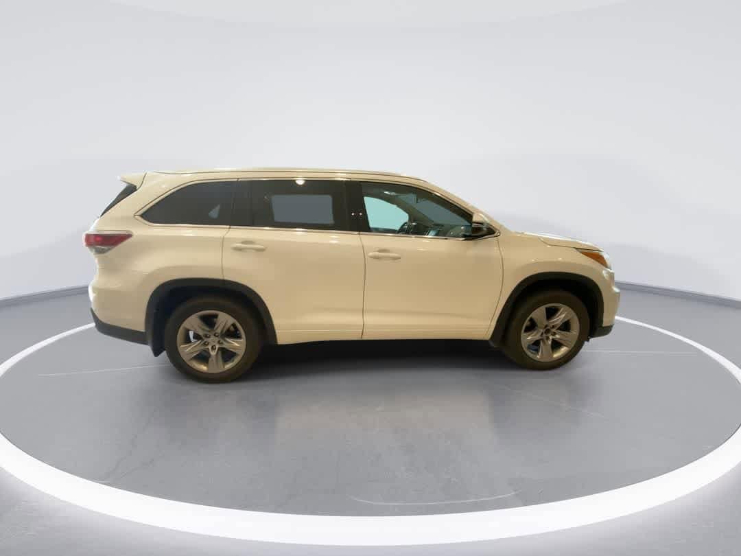 Thumbnail: 2015 Toyota Highlander - 9