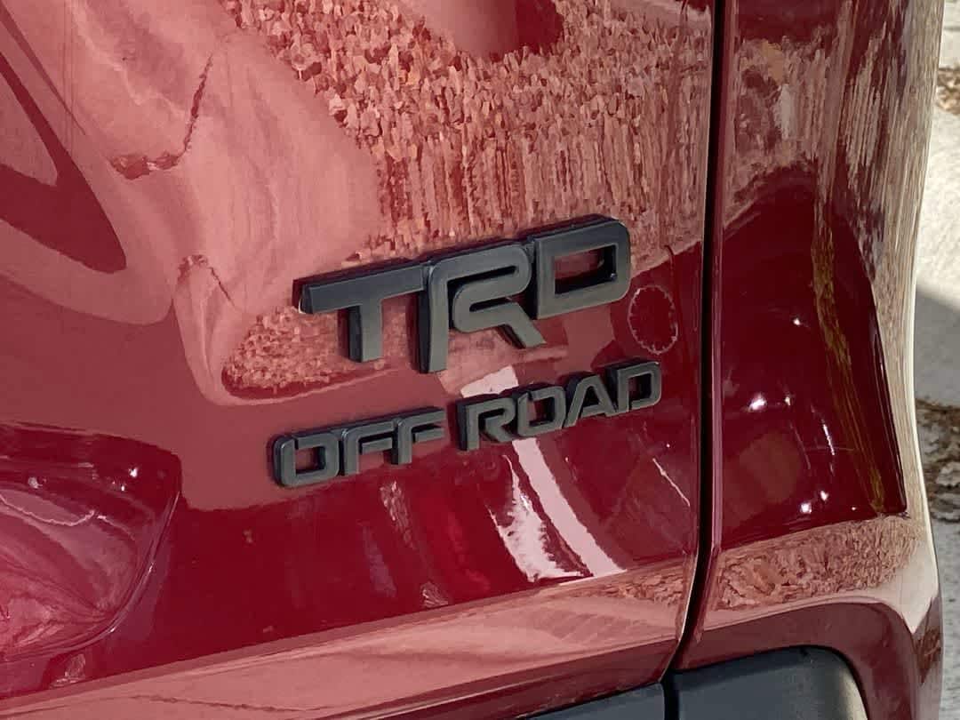 Thumbnail: 2022 Toyota RAV4 - 12