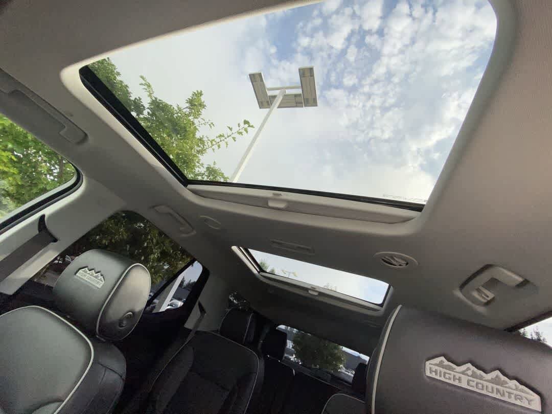 Thumbnail: 2021 Chevrolet Traverse - 24