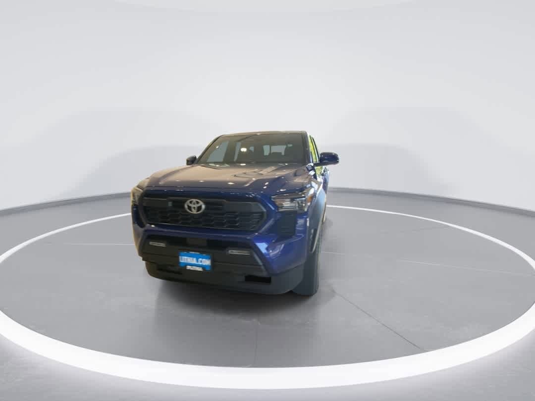 2025 Toyota Tacoma TRD Off-Road photo 3