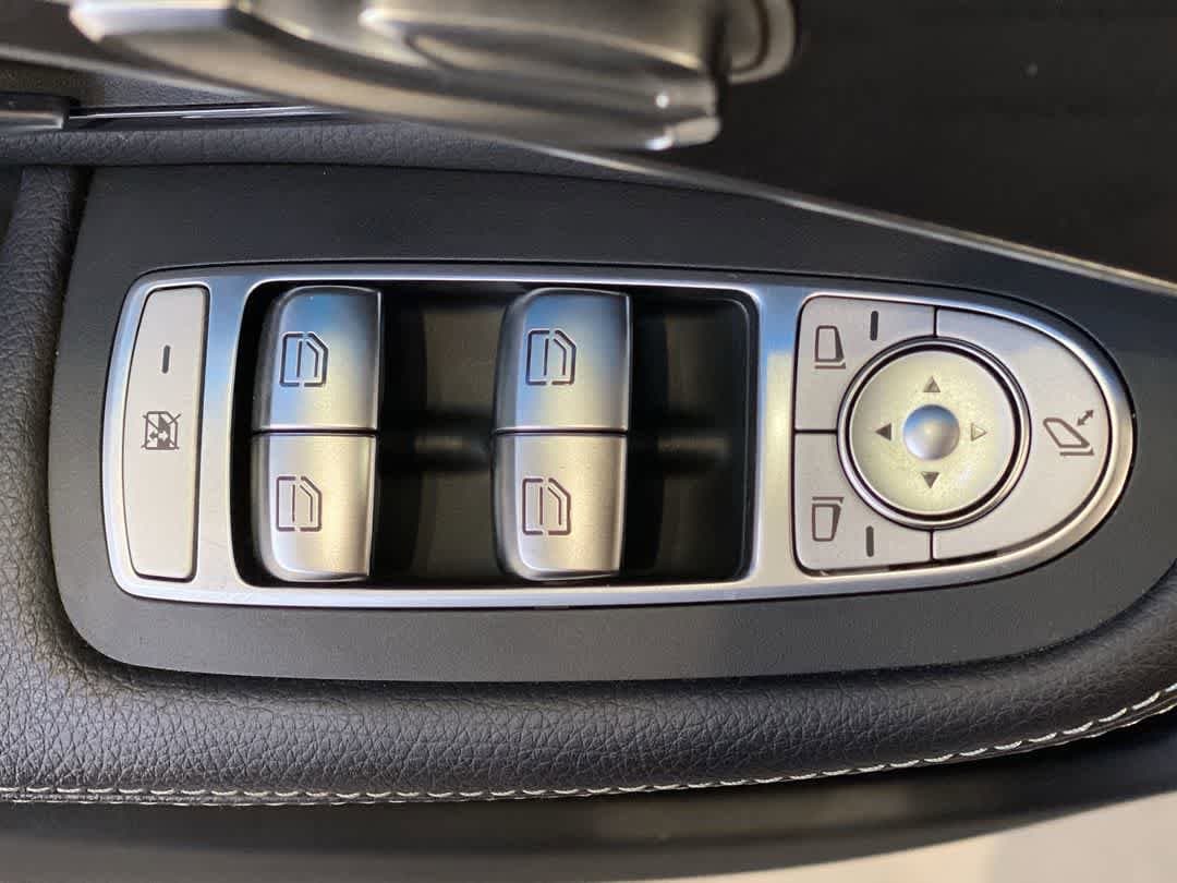 Thumbnail: 2018 Mercedes-Benz GLC - 16