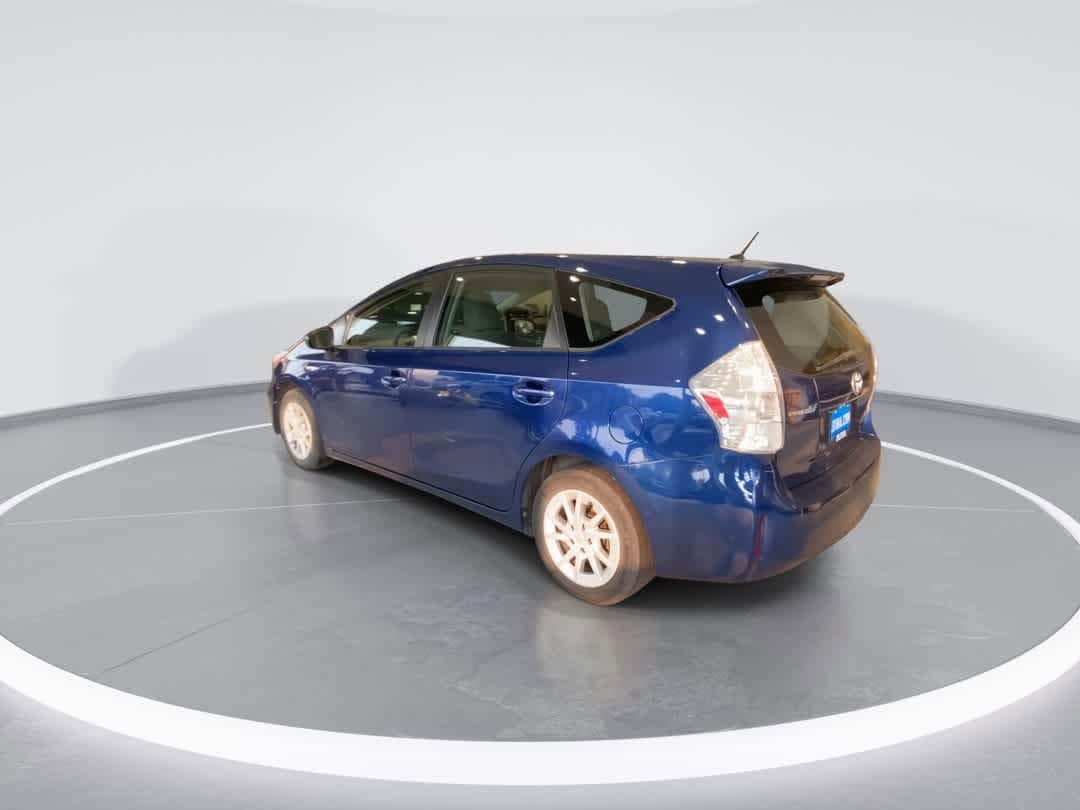 Thumbnail: 2012 Toyota Prius v - 6