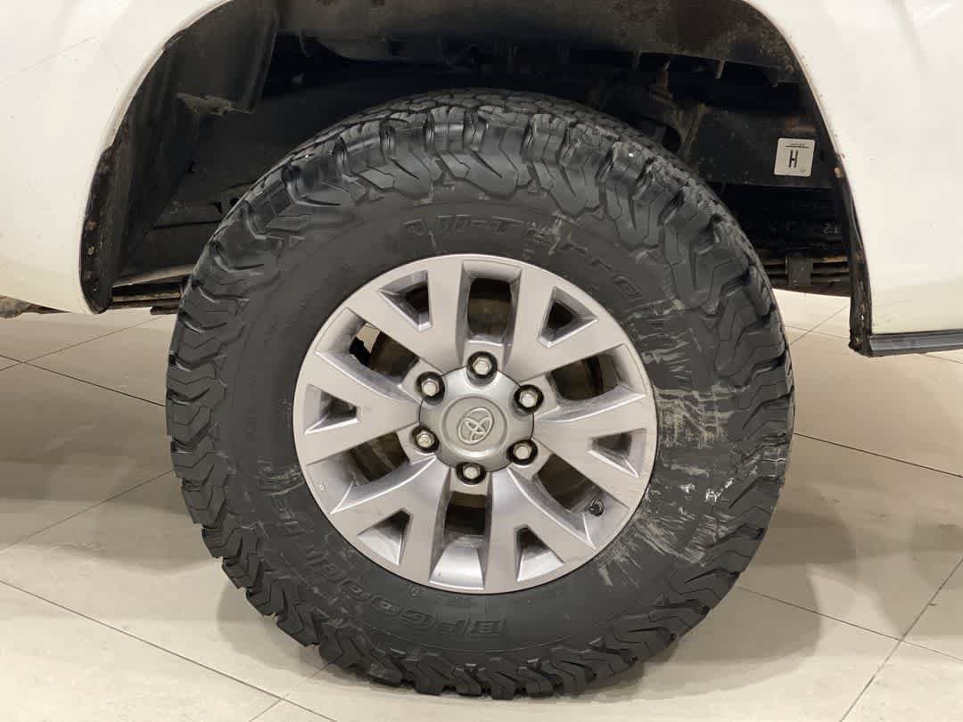 Thumbnail: 2017 Toyota Tacoma - 12