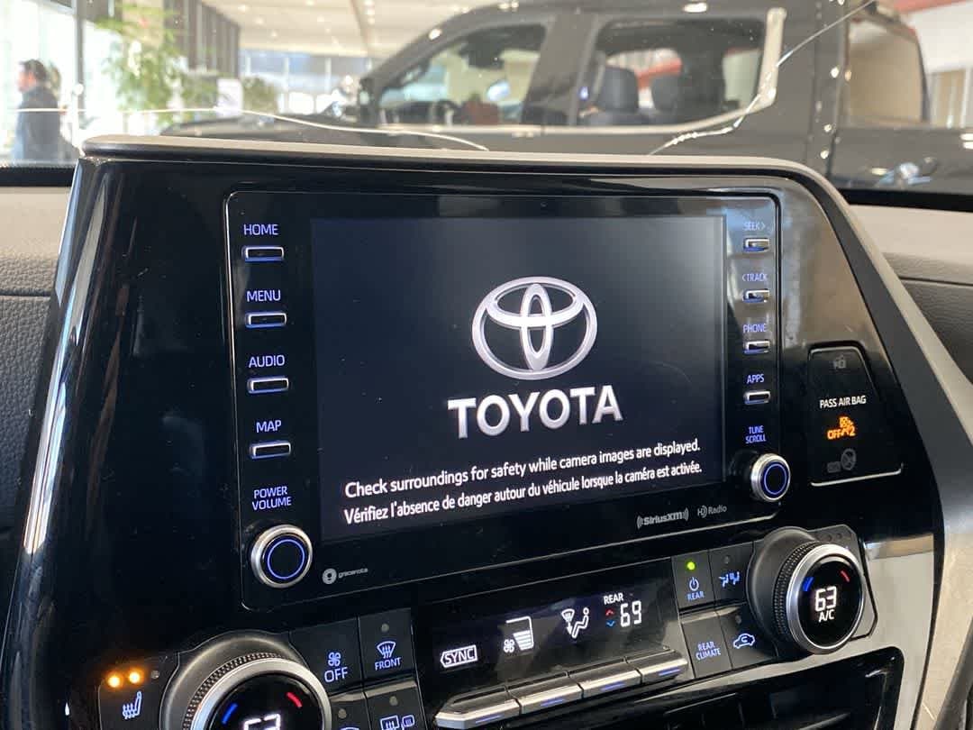 Thumbnail: 2021 Toyota Highlander - 16