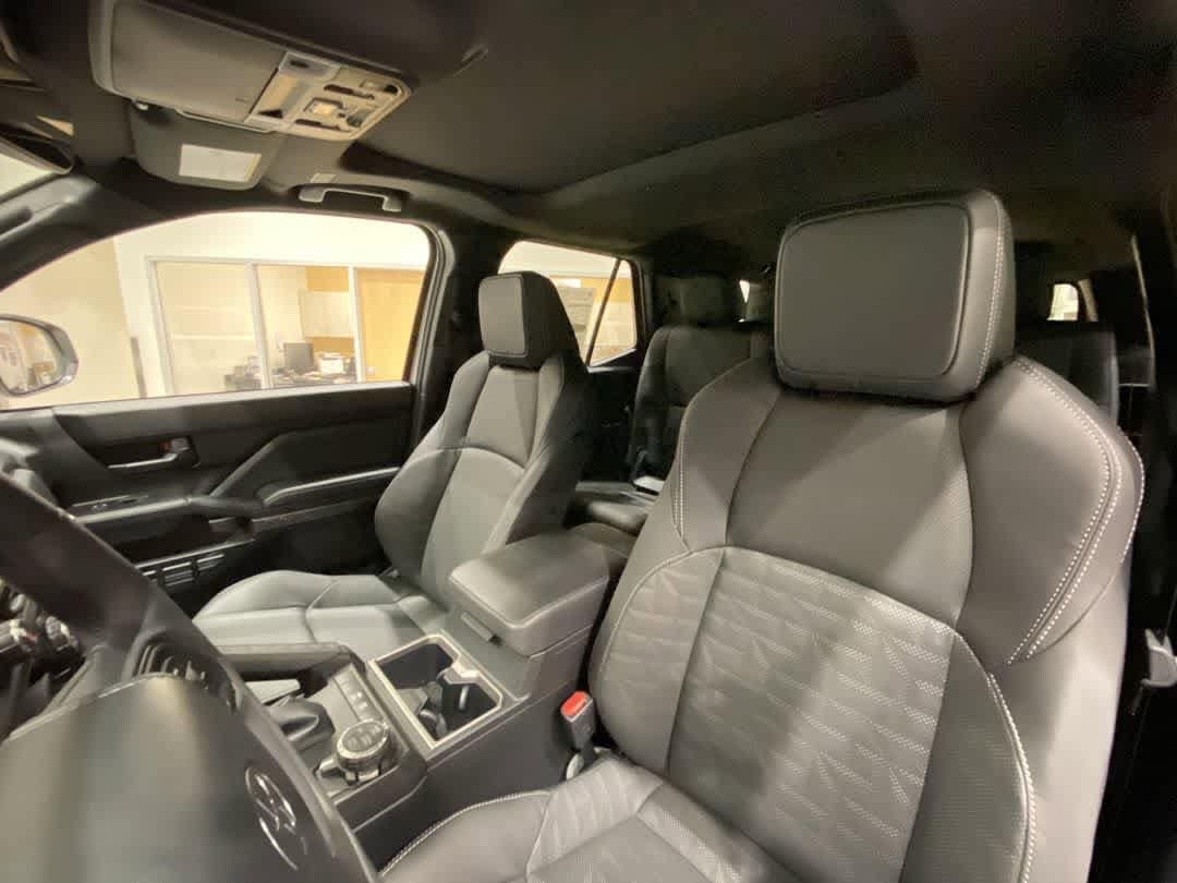 Thumbnail: 2026 Toyota 4Runner - 14