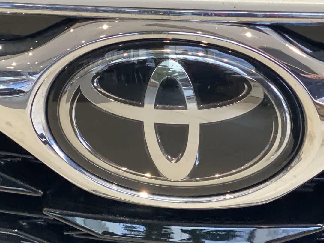 Thumbnail: 2023 Toyota Highlander - 10