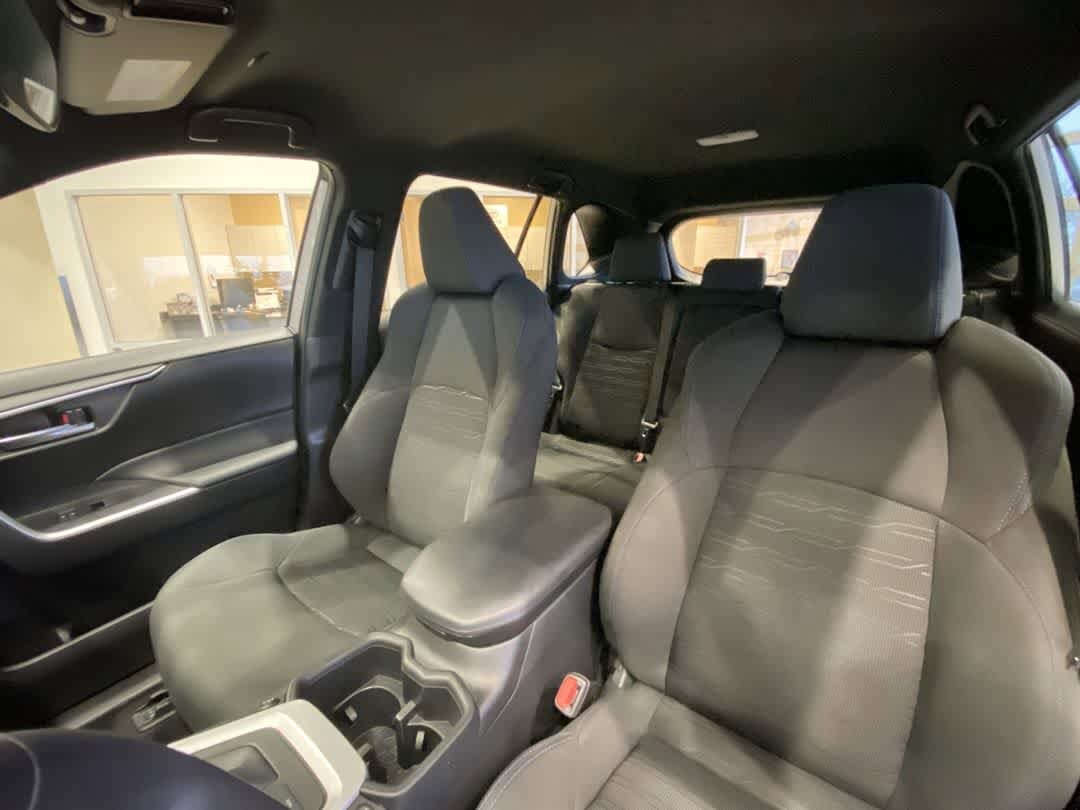 Thumbnail: 2023 Toyota RAV4 - 14