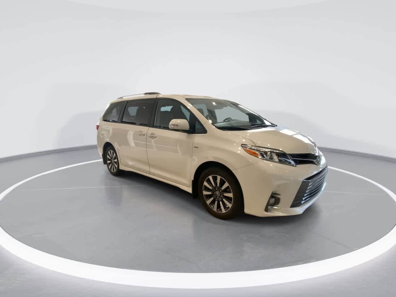 Thumbnail: 2020 Toyota Sienna - 2