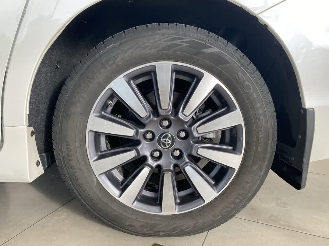 Thumbnail: 2020 Toyota Sienna - 13