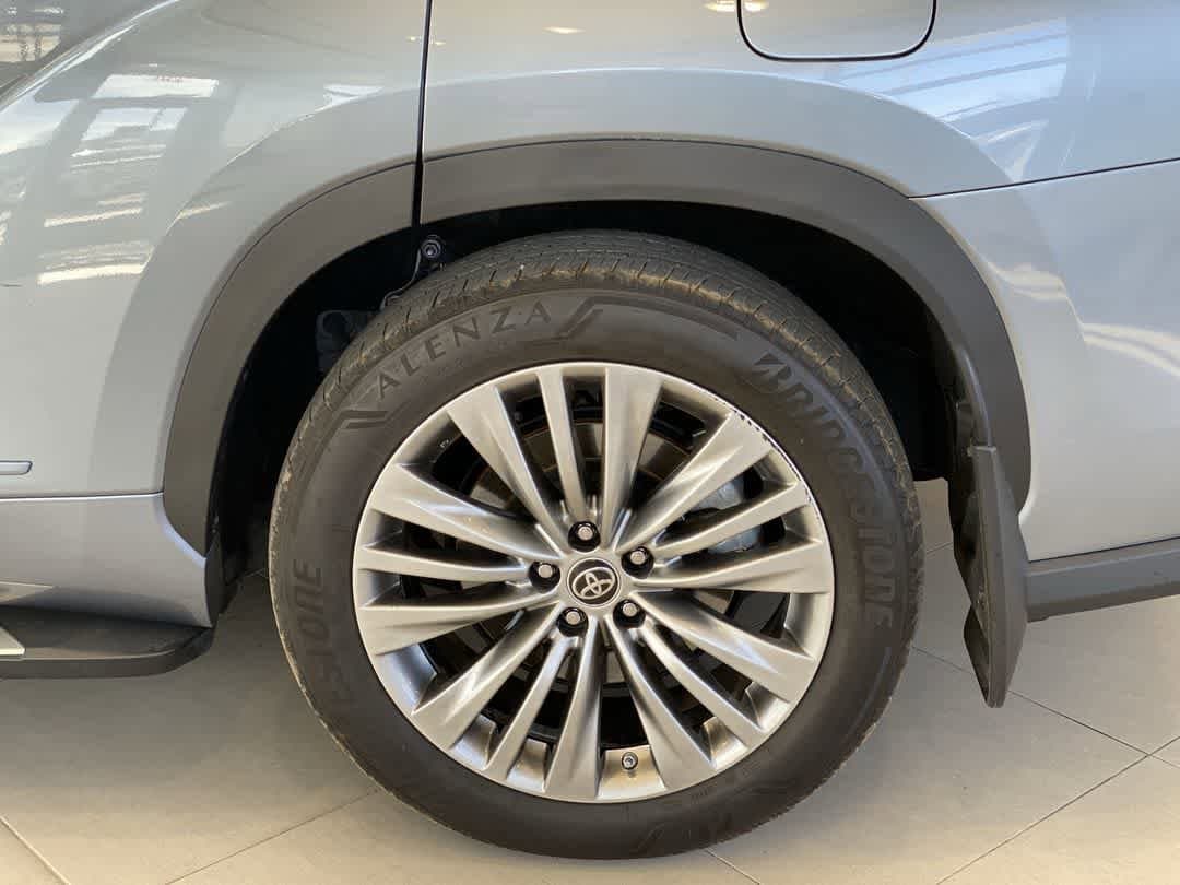 Thumbnail: 2023 Toyota Highlander - 13