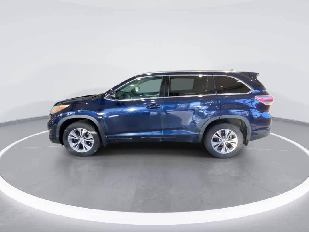 Thumbnail: 2015 Toyota Highlander - 5