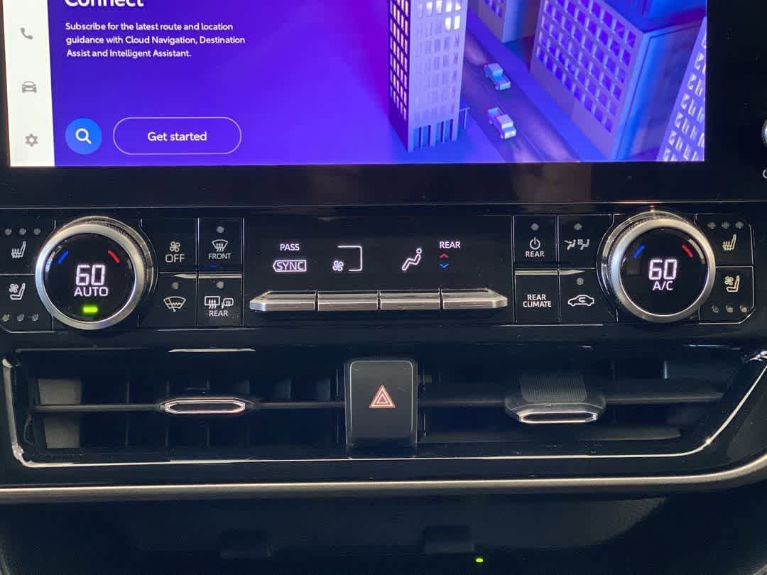 Thumbnail: 2023 Toyota Highlander - 21