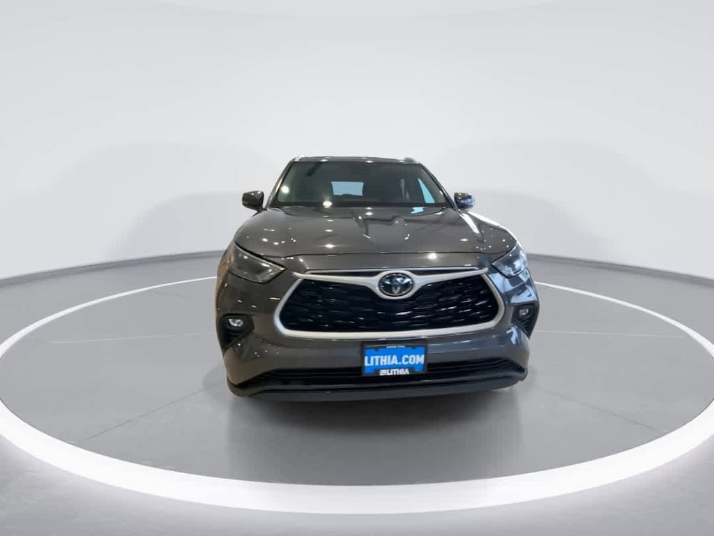 Used 2023 Toyota Highlander XLE SUV