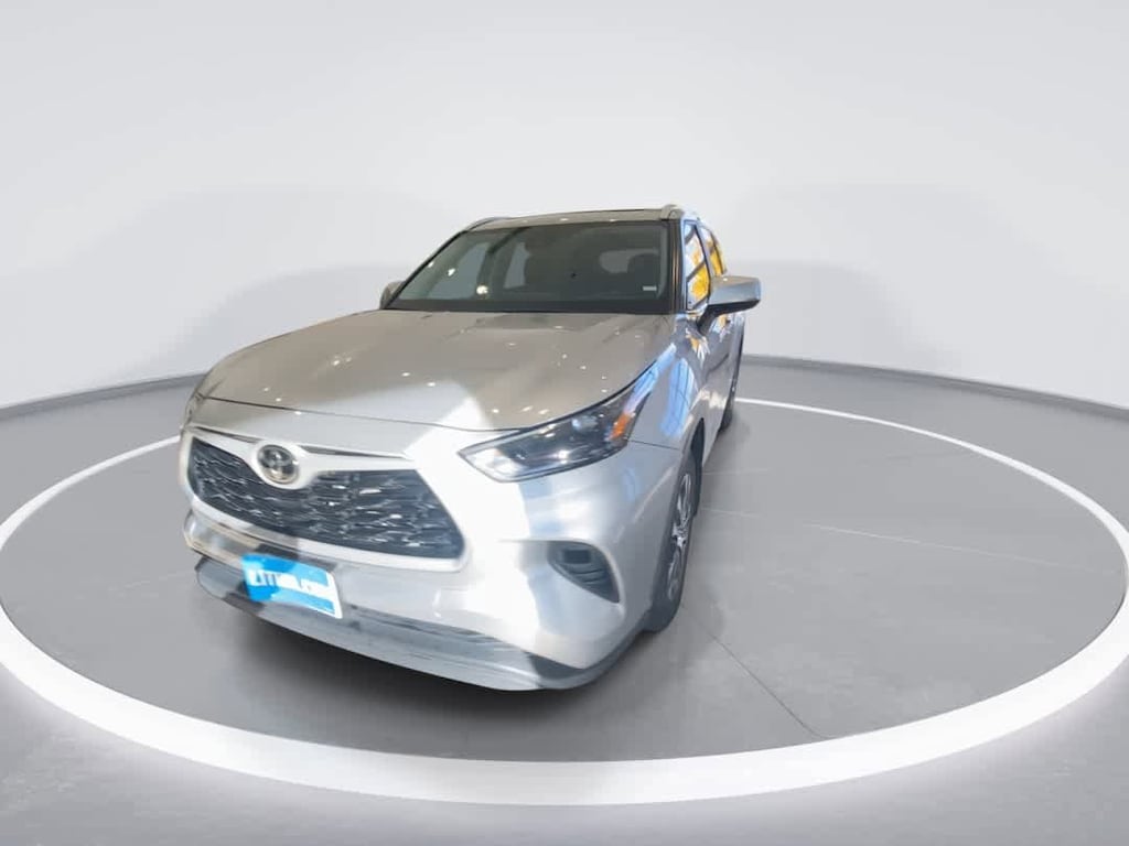 Used 2023 Toyota Highlander XLE SUV