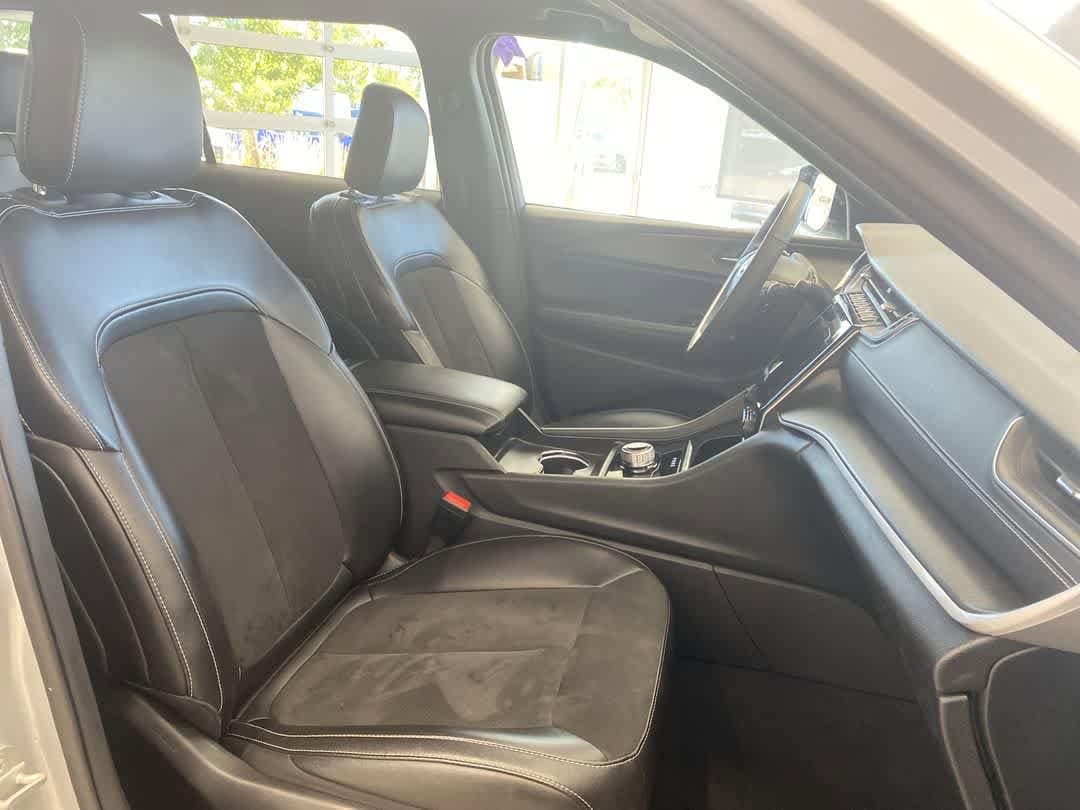 Thumbnail: 2024 Jeep Grand Cherokee L - 27