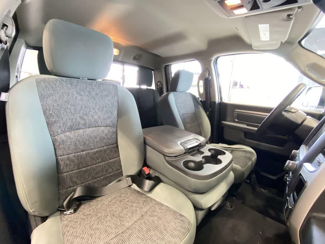 Thumbnail: 2020 RAM 1500 Classic - 27