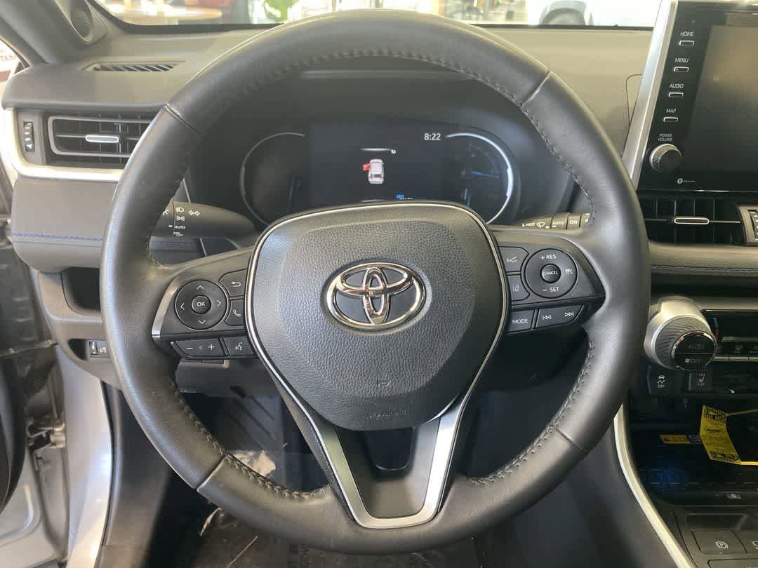 Thumbnail: 2022 Toyota RAV4 - 16