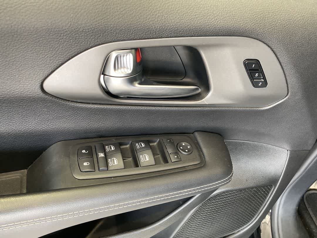 Thumbnail: 2025 Chrysler Pacifica - 23