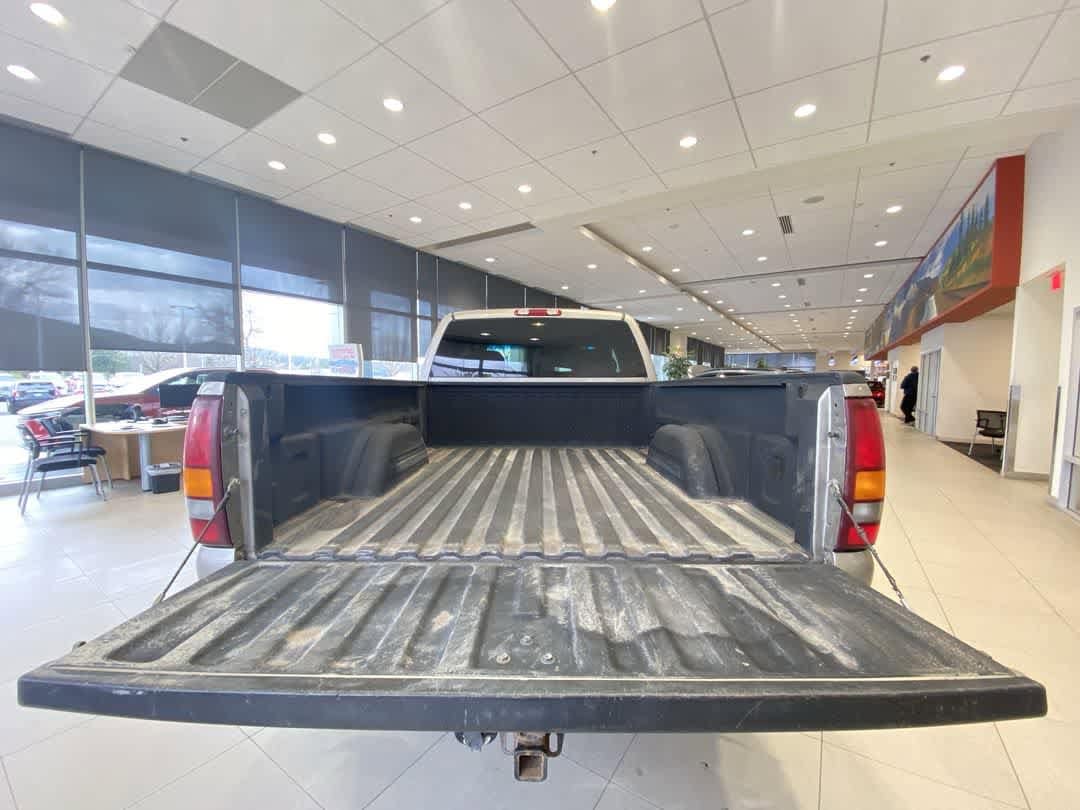 Thumbnail: 2002 Chevrolet Silverado 2500 - 24