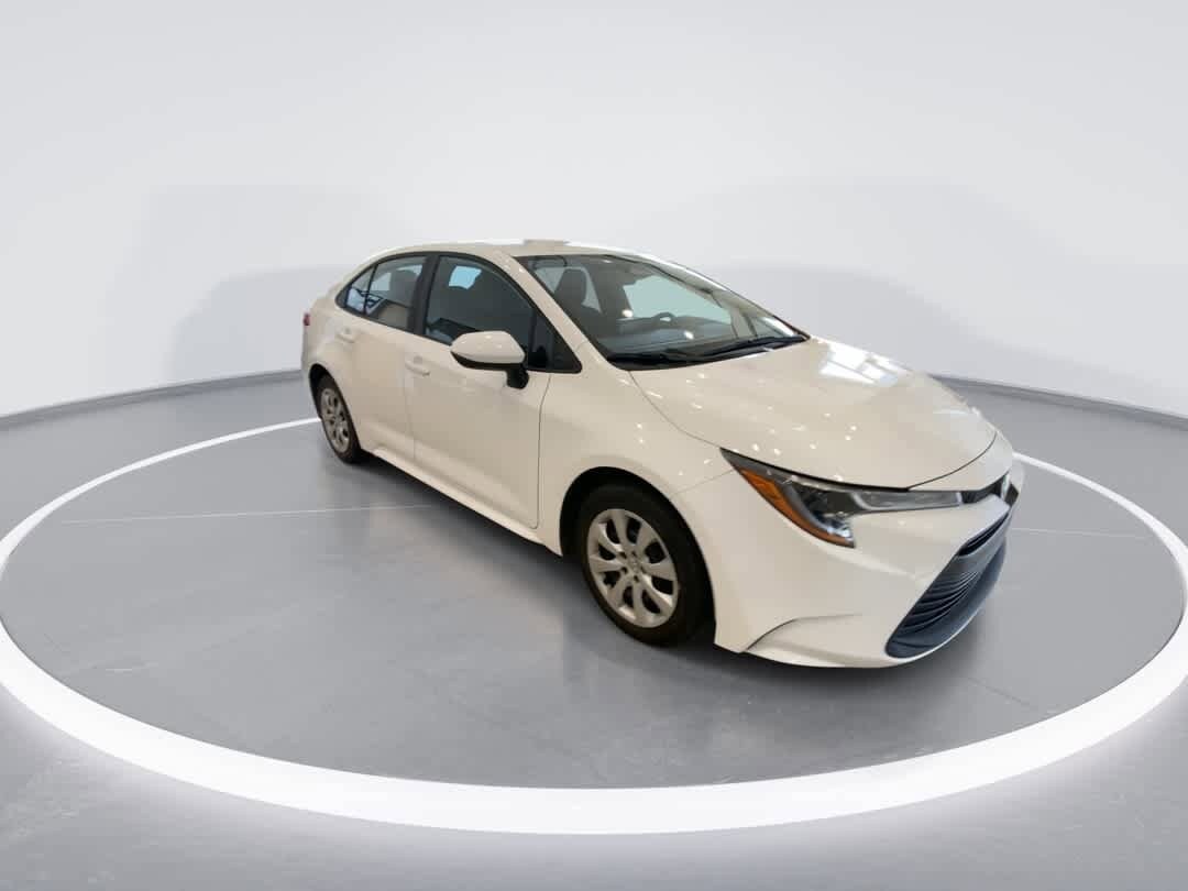 2024 Toyota Corolla LE photo 2