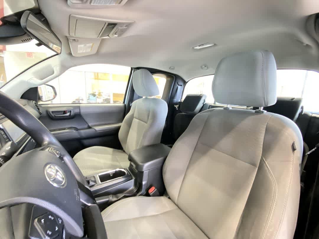 Thumbnail: 2018 Toyota Tacoma - 13