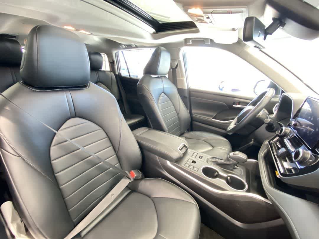 Thumbnail: 2024 Toyota Highlander - 28