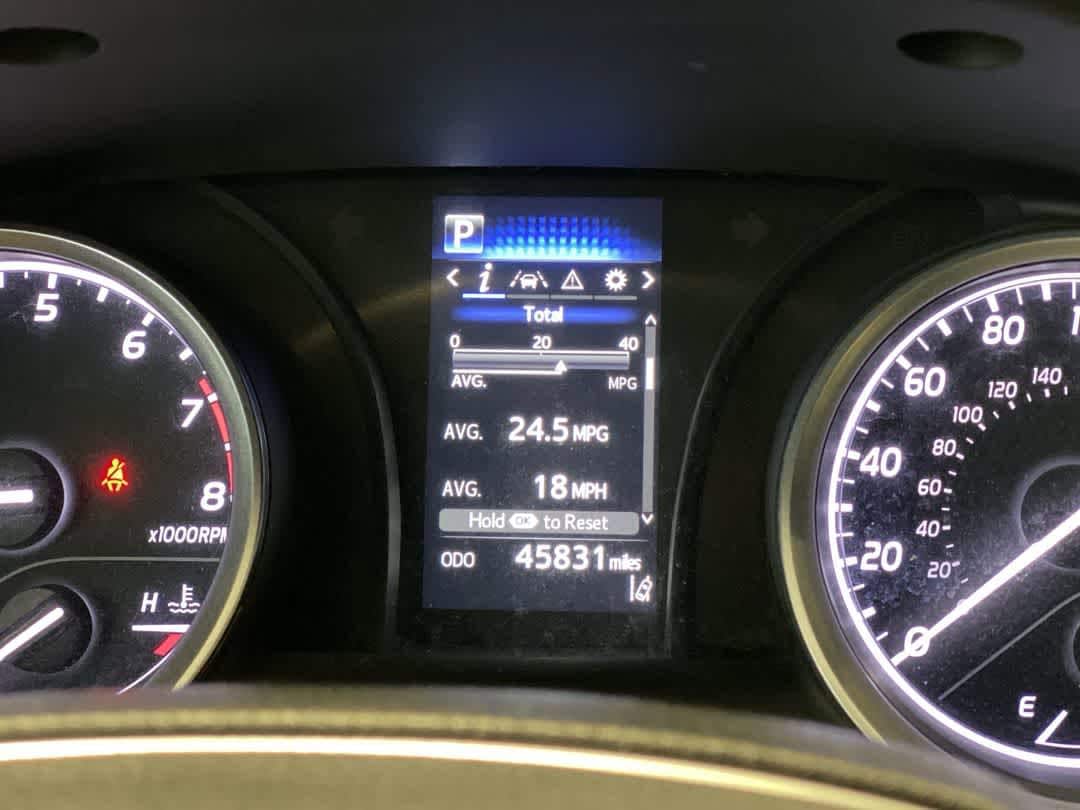 Thumbnail: 2022 Toyota Camry - 16