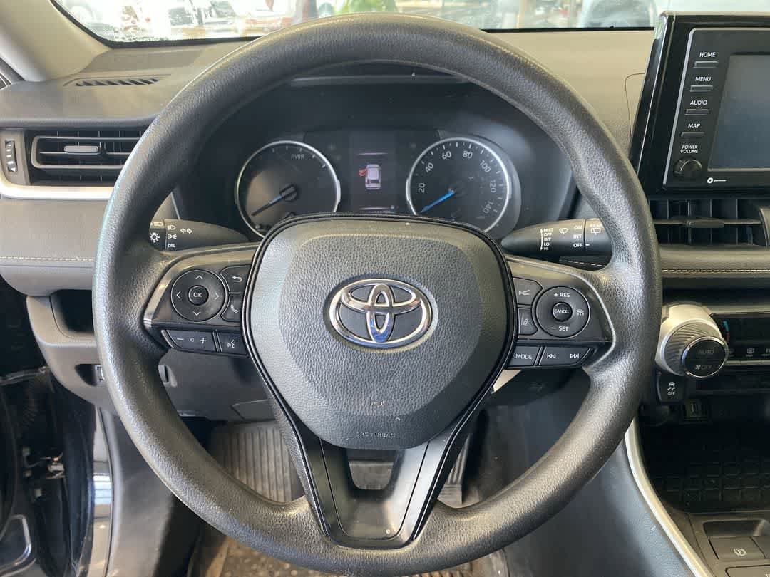Thumbnail: 2020 Toyota RAV4 - 17
