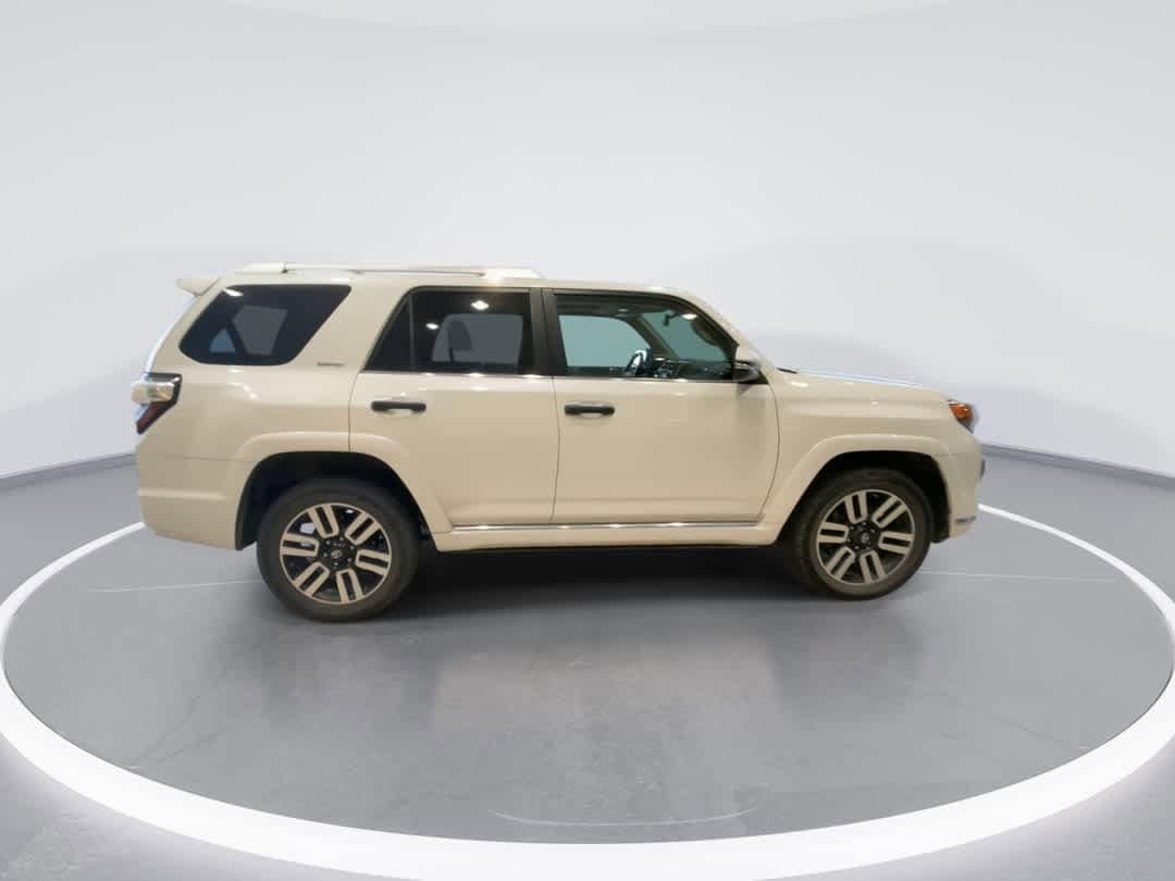 Thumbnail: 2014 Toyota 4Runner - 9